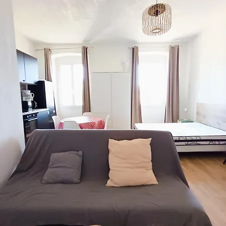 Magnifique Grand 30m2 Refait A Neuf En 2025 Lumineux 4 Couchages Hyper Centre 13 Cours Paoli Wifi Tv Lave Linge Lejlighed *