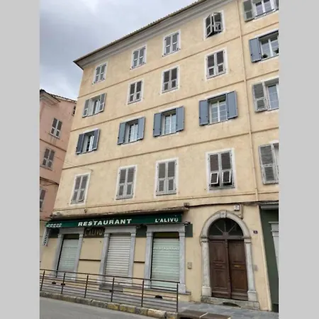 Magnifique Grand 30m2 Refait A Neuf En 2025 Lumineux 4 Couchages Hyper Centre Corte 13 Cours Paoli Wifi Tv Lave Linge