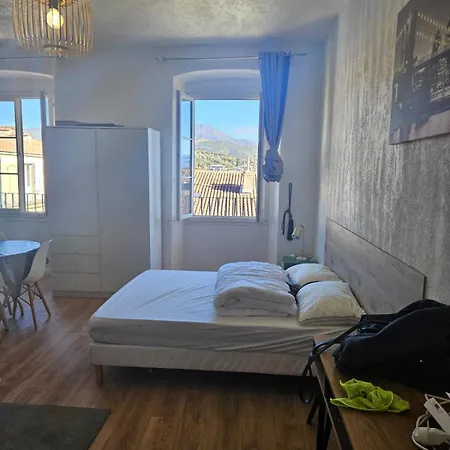 Magnifique Grand 30m2 Refait A Neuf En 2025 Lumineux 4 Couchages Hyper Centre Corte 13 Cours Paoli Wifi Tv Lave Linge *