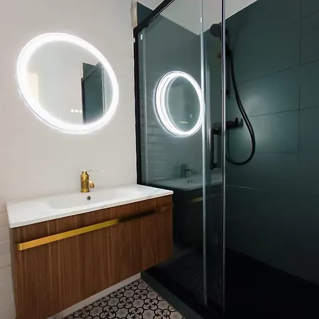 Lägenhet Magnifique Grand 30m2 Refait A Neuf En 2025 Lumineux 4 Couchages Hyper Centre 13 Cours Paoli Wifi Tv Lave Linge