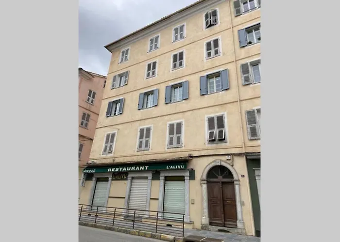 Magnifique Grand 30m2 Refait A Neuf En 2025 Lumineux 4 Couchages Hyper Centre 13 Cours Paoli Wifi Tv Lave Linge