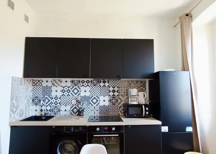 Magnifique Grand 30m2 Refait A Neuf En 2025 Lumineux 4 Couchages Hyper Centre 13 Cours Paoli Wifi Tv Lave Linge *